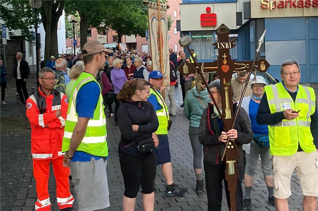 Fußwallfahrt Werl: Neuer Flyer soll Lust auf 32-Kilometer-Tour machen 165 Wallfahrer machten sich im Jahr 2022 auf den Weg von Werne nach Werl.