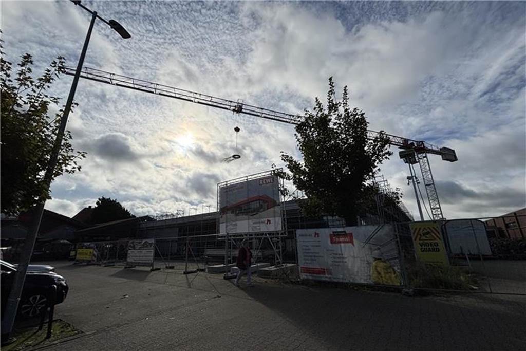 Auf der Zielgeraden: Rossmann, Ernsting’s family und Rewe bald am Kirmesplatz 1800 Quadratmeter groß ist der Rewe-Neubau an der Pfarrer-Becker-Straße in Oeding.