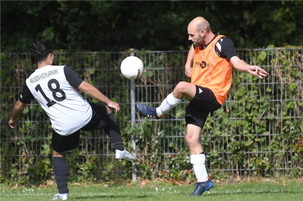 19 Fotos: Neuer Tabellendritter der Kreisliga C3 ist der TuS Henrichenburg III nach dem 2:0 gegen Preußen Hochlarmark II.