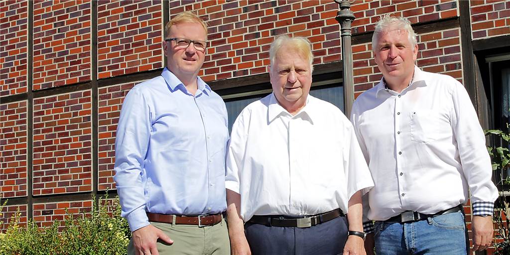 50 Jahre: Bauunternehmen Haverkamp hat das Halterner Stadtbild mitgeprägt 1972 gründete Wilhelm Haverkamp (Mitte) das Bauunternehmen, das heute von seinen Söhnen Alexander (l.) und Burkhard geleitet wird.
