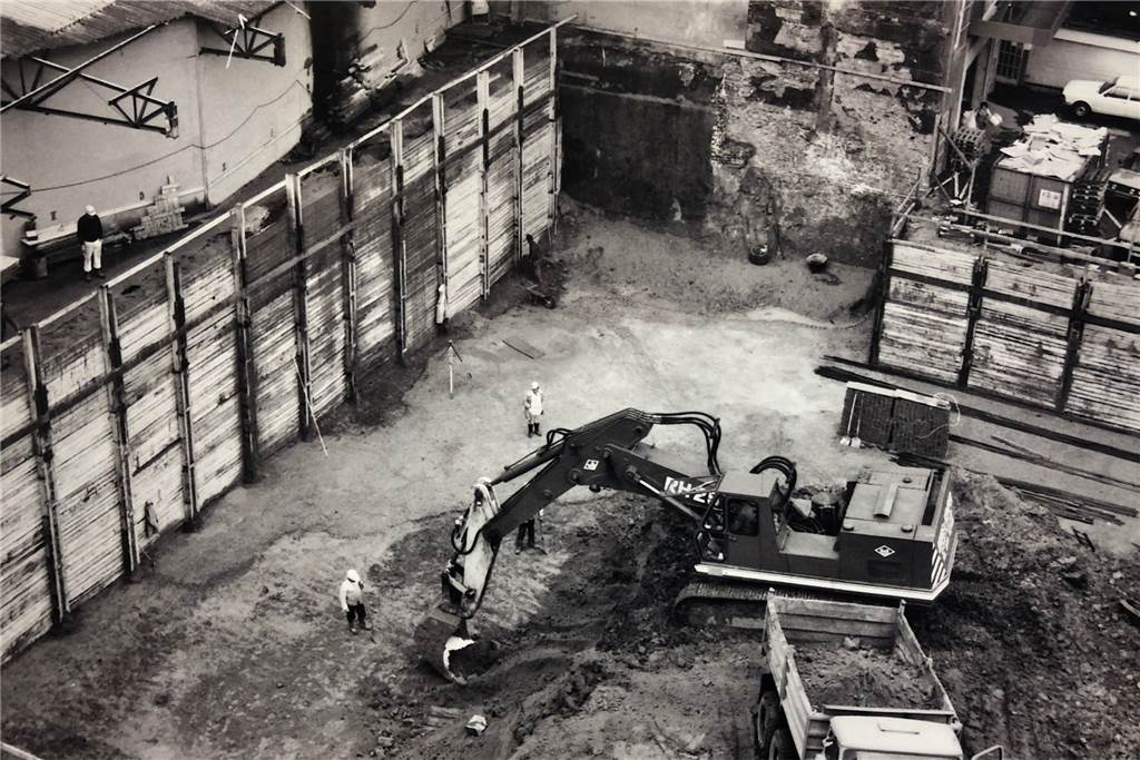 Warum unter der Thier-Galerie fünf große, leere Hallen begraben liegen 1977 entstand dieses Bild von den Bauarbeiten an Tiefkellern auf dem Gelände der Thier-Brauerei, unter der heutigen Thier-Galerie.
