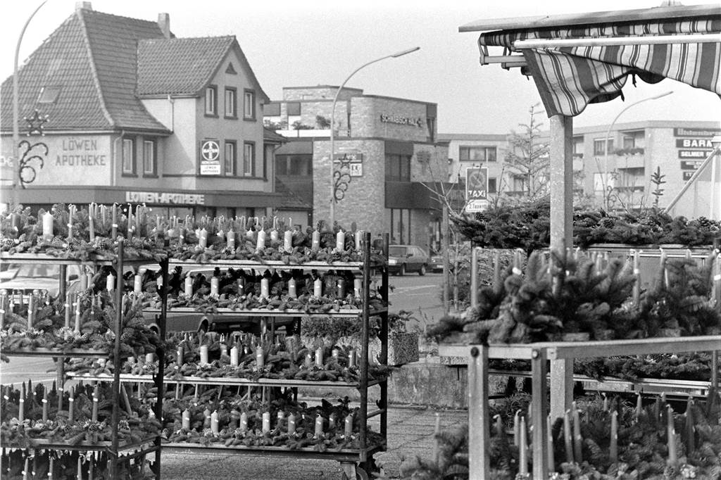 1984 gab es noch die Löwenapotheke an der Kreisstraße in Selm. 