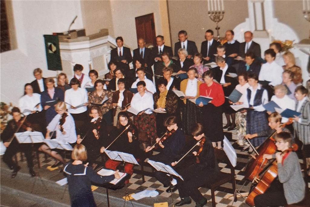 Jubiläumskonzert: Der Chor der Erlöserkirche feiert 50, Geburtstag Chor der Erlöserkirche 1989