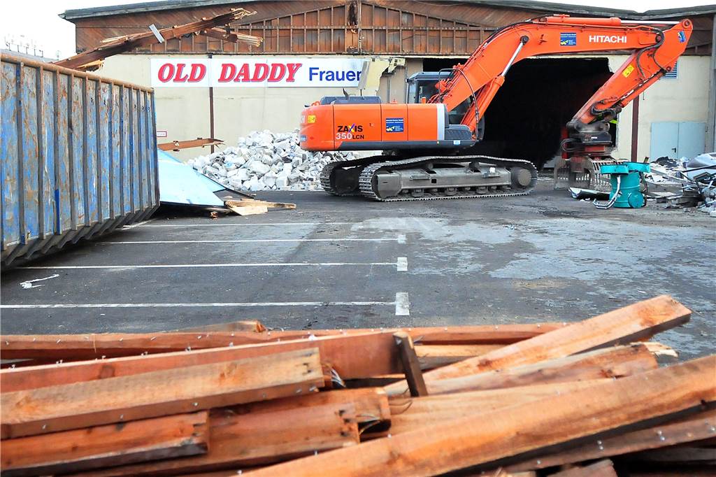 Vom Aufstieg und Fall einer der größten Discos im Ruhrgebiet 2012 rotierte der Abrissbagger am Old Daddy. Die Diskothek war endgültig Geschichte.