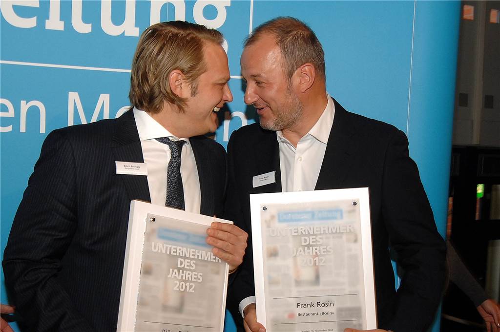 Sternekoch Frank Rosin aus Dorsten hat sich von seiner Frau Claudia getrennt 2012 wurde Frank Rosin (r.) gemeinsam mit Björn Freitag zum Unternehmer des Jahres in Dorsten gekürt.