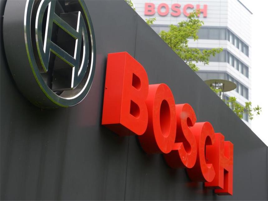 Bosch will Internet-Vernetzung weiter vorantreiben 2014 hatte der Konzern seinen Umsatz vor allem dank Zuwächsen im Kraftfahrzeugbereich um 6,2 Prozent auf fast 49 Milliarden Euro gesteigert. Foto: Bernd Weißbrod