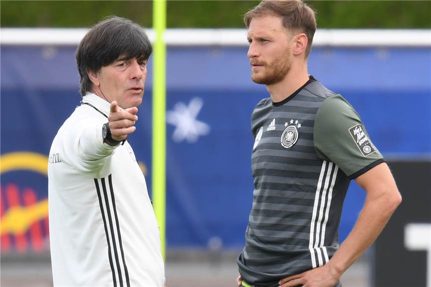 Benedikt Höwedes verrät seinen Wunsch-Nationaltrainer nach Jogi Löw 2014 ist der Halterner Benedikt Höwedes mit der Deutschen Nationalmannschaft und Joachim Löw als Trainer Weltmeister geworden.