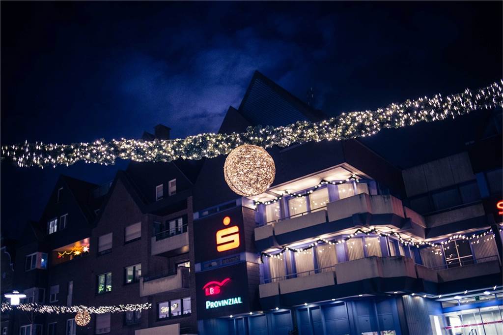 Zwangspause für die schöne Werner Weihnachtsbeleuchtung 2015 für mehr als 70.000 Euro angeschafft, muss die opulente Weihnachtsbeleuchtung in diesem Jahr aus Sicherheitsgründen pausieren.