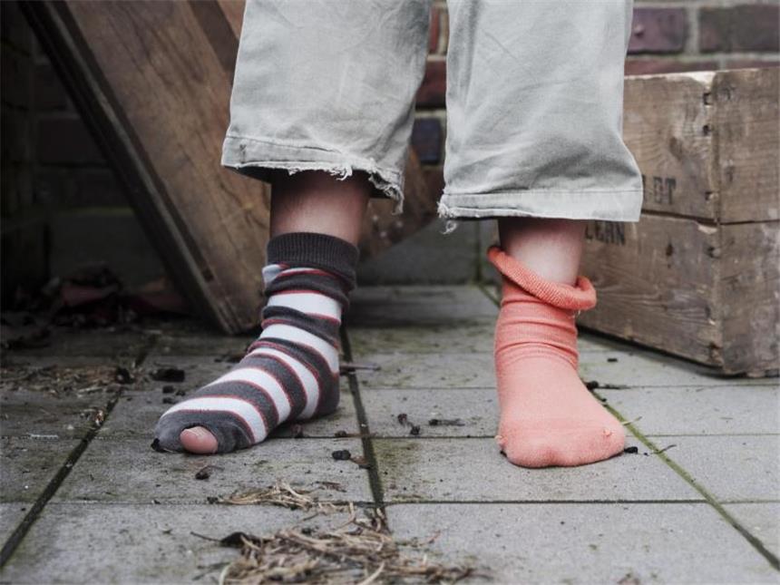 Armutsrisiko von Kindern wächst in Deutschland 2016 war bundesweit jeder fünfte Heranwachsende unter 18 Jahren (20,2 Prozent) von Armut bedroht. Foto: Christian Hager/Symbolbild