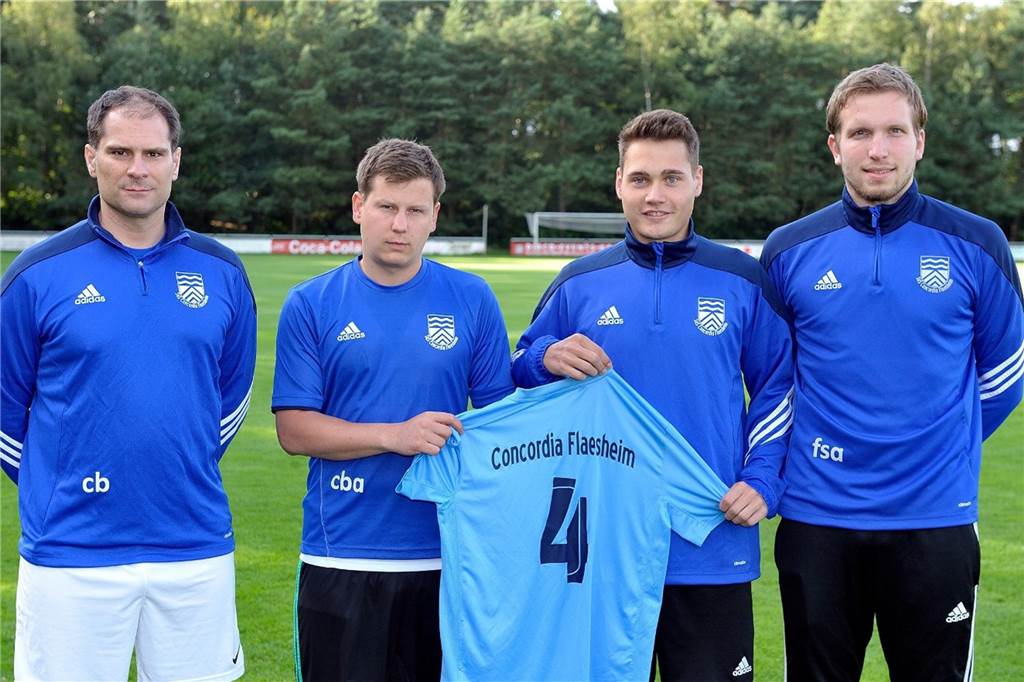 Bossendorf holt Ex-Spieler von Concordia Flaesheim zurück 2016 wurde Patrick Schaden (2.v.l.) als Neuzugang von Concordia Flaesheim präsentiert. Nun kehrt er zum SV Bossendorf zurück.