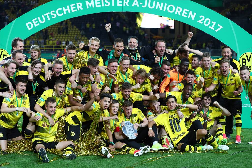 Vor dem Finale um die Deutsche Meisterschaft: Historie spricht für die BVB-U19 2017 setzte die BVB-U19 im DM-Finale gegen den FC Bayern München durch.