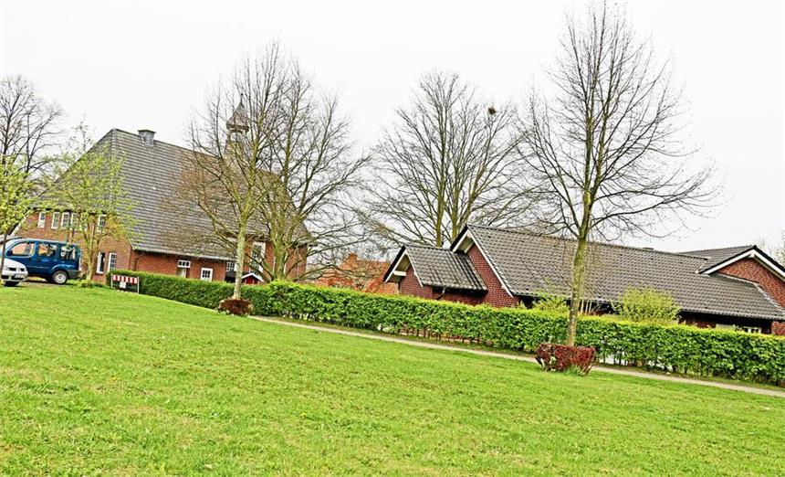 Überraschende Wende im Poker um Kita in Herbern 2017 soll in Herbern eine Kindertagesstätte mit drei Gruppen eröffnen - aller Wahrscheinlichkeit nach auf der Wiese "Auf den Äckern" (Foto). Darüber, dass sich die Politik für das DRK als Träger entschieden hat, zeigte sich die evangelische Kirche am Mittwoch enttäuscht.