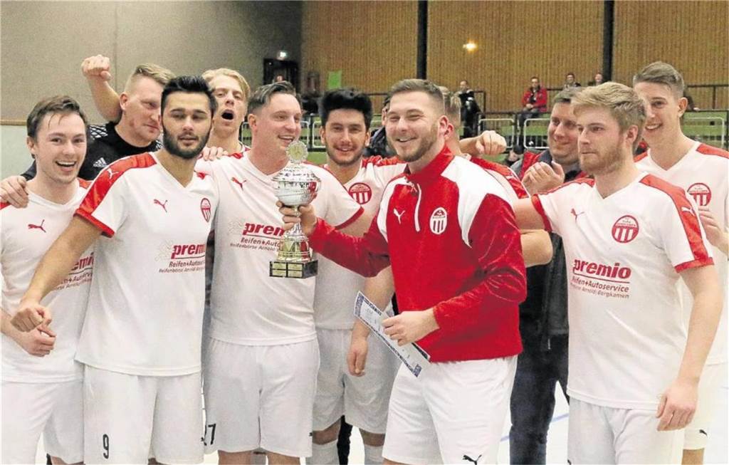 Abwechselndes Titelduell bei Hallenstadtmeisterschaft 2019 ging der Pokal wieder an den FC TuRa Bergkamen.