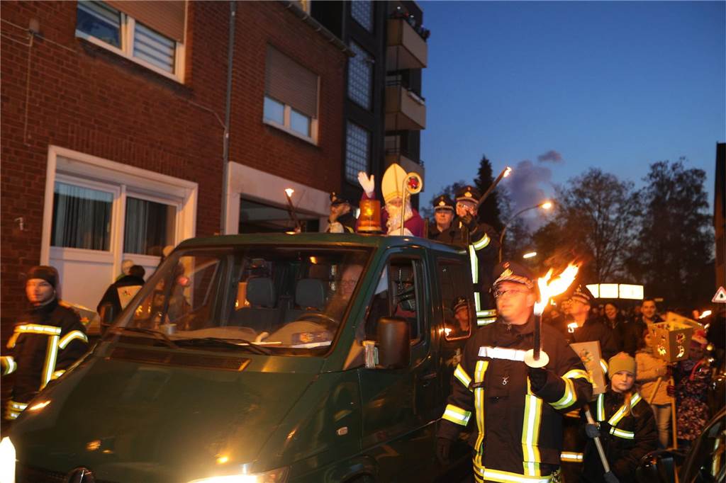Heinz-Willi Quante reitet nicht mehr als St. Martin durch Bork 2019 war Heinz-Willi Quante als St. Martin nicht auf dem Pferd, sondern auf einem Transporter unterwegs.