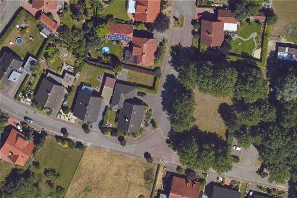 Wohnpark statt Bolzplatz: Anlieger laufen gegen Planung Sturm 2021 entschied die Lokalpolitik noch einstimmig, dass der Standort für den Wohnpark (von Bäumen umrandete Fläche auf dem Bild) ideal sei. Mittlerweile sieht das Dinkelbündnis dies anders.