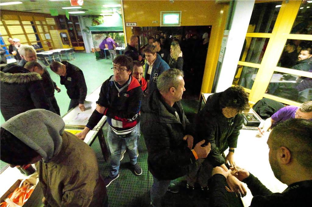 2023 gewann die SSV Buer den Mitternachtscup. Hier gibt's noch mal die schönsten Fotos vom Traditionsturnier der DJK Spvgg. Herten.