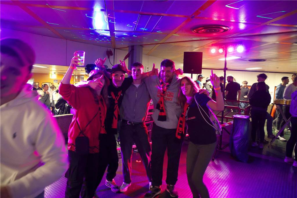 2023 gewann die SSV Buer den Mitternachtscup. Hier gibt's noch mal die schönsten Fotos vom Traditionsturnier der DJK Spvgg. Herten.