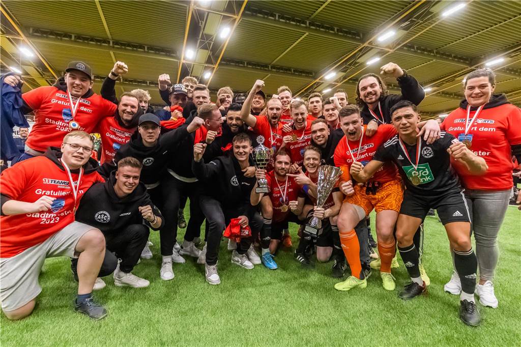 Fast alles neu bei der Hallenstadtmeisterschaft: Anderer Modus und mehr Teilnehmer 2023 sicherte sich der ASC 09 Dortmund den Stadtmeistertitel.