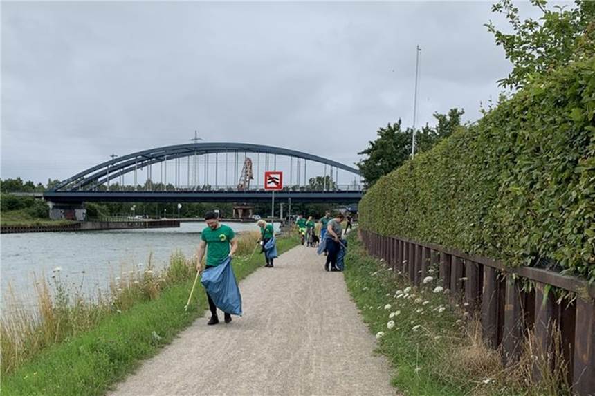 „Wilder Müll? Nein Danke!“ - Grüne und Lüner Bürger räumen auf am Kanal 23 Lünerinnen und Lüner beteiligten sich an der Müllsammel-Aktion der Grünen am Kanal.