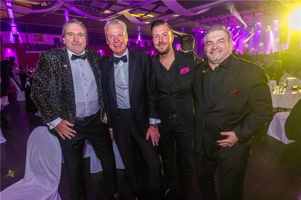 Die besten Bilder der Solidarfonds-Gala 2024: Feine Gäste feiern BVB, Hagedorn und Roland Kaiser
