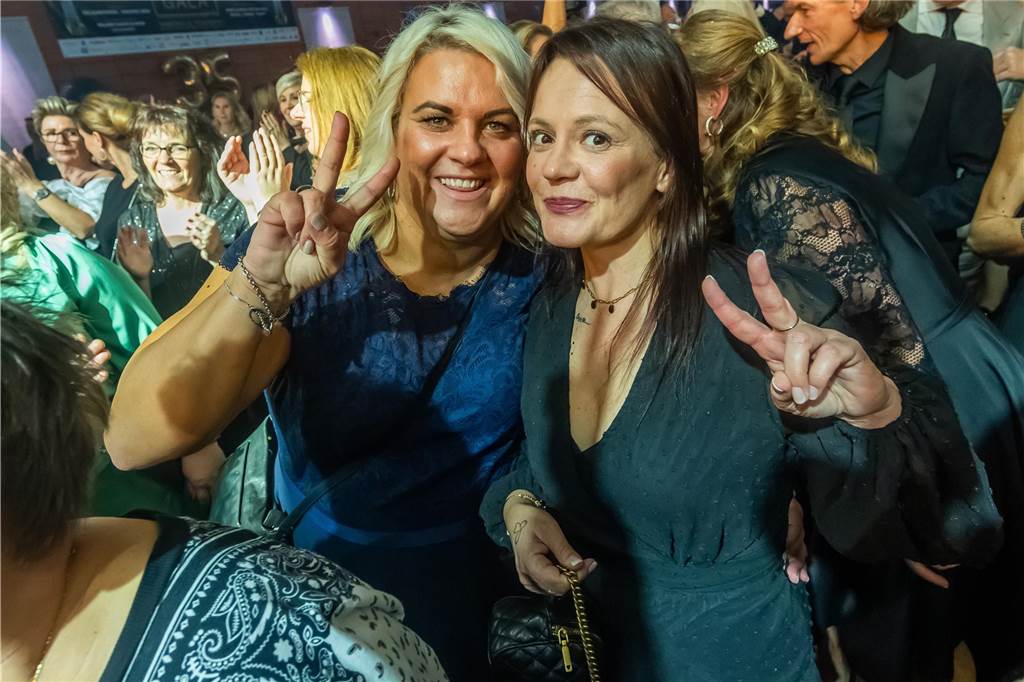 Die besten Bilder der Solidarfonds-Gala 2024: Feine Gäste feiern BVB, Hagedorn und Roland Kaiser