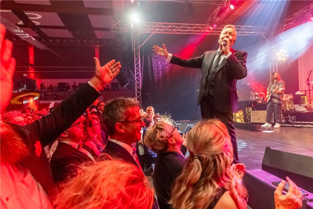Die besten Bilder der Solidarfonds-Gala 2024: Feine Gäste feiern BVB, Hagedorn und Roland Kaiser