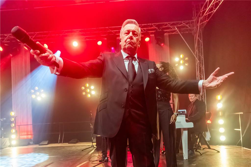 Die besten Bilder der Solidarfonds-Gala 2024: Feine Gäste feiern BVB, Hagedorn und Roland Kaiser