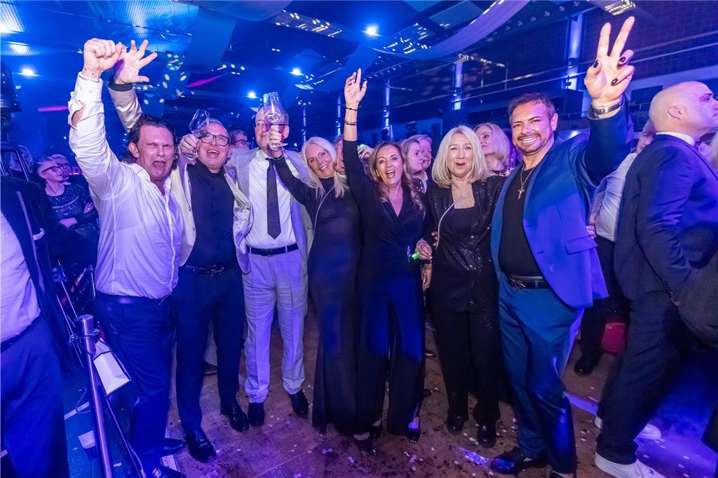 Die besten Bilder der Solidarfonds-Gala 2024: Feine Gäste feiern BVB, Hagedorn und Roland Kaiser