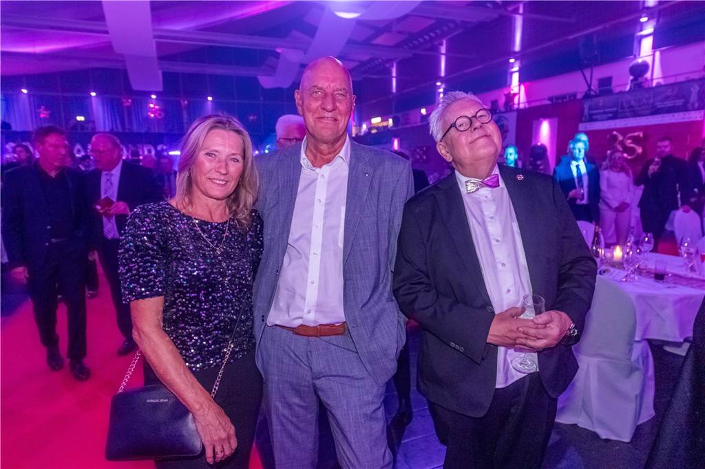 Die besten Bilder der Solidarfonds-Gala 2024: Feine Gäste feiern BVB, Hagedorn und Roland Kaiser