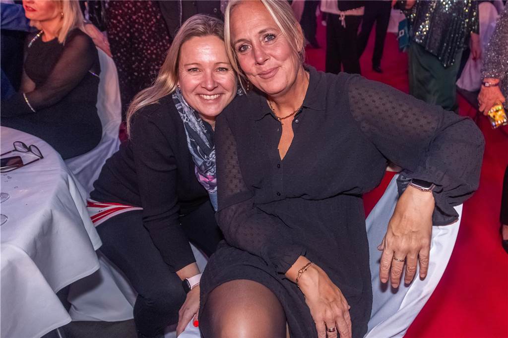Die besten Bilder der Solidarfonds-Gala 2024: Feine Gäste feiern BVB, Hagedorn und Roland Kaiser