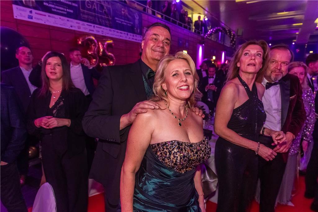 Die besten Bilder der Solidarfonds-Gala 2024: Feine Gäste feiern BVB, Hagedorn und Roland Kaiser