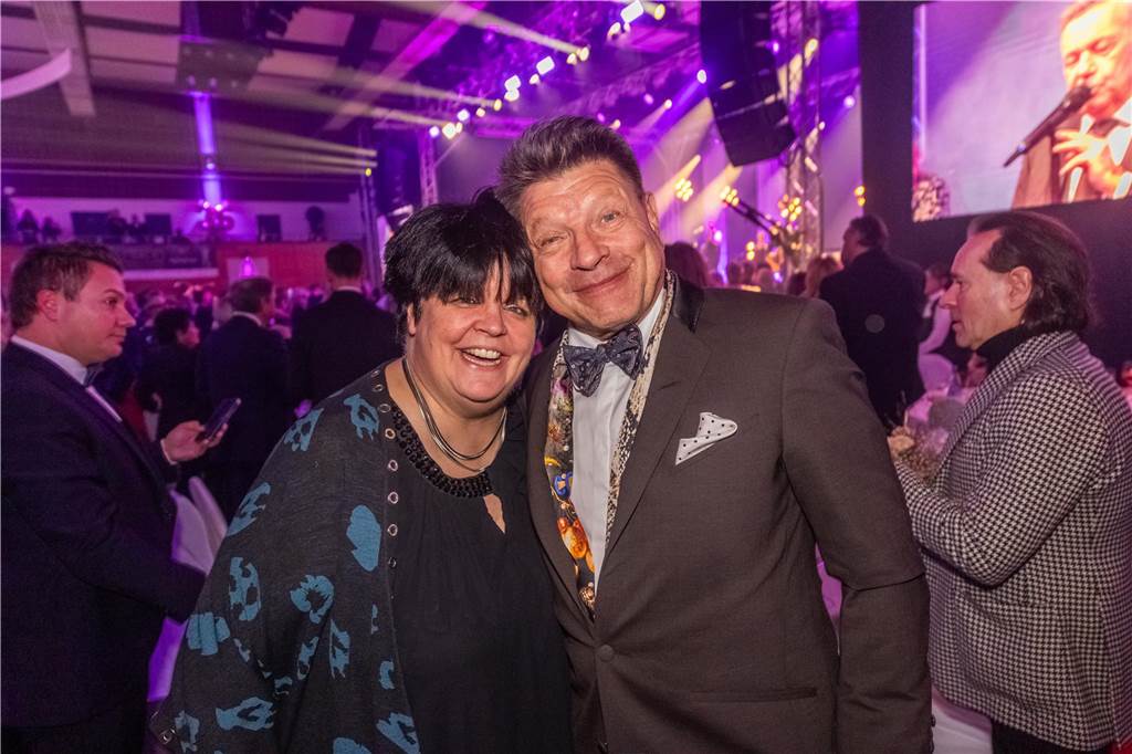 Die besten Bilder der Solidarfonds-Gala 2024: Feine Gäste feiern BVB, Hagedorn und Roland Kaiser