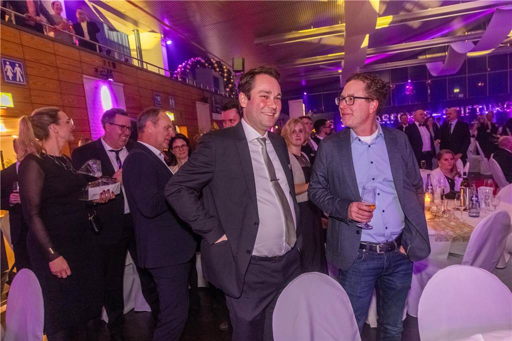 Die besten Bilder der Solidarfonds-Gala 2024: Feine Gäste feiern BVB, Hagedorn und Roland Kaiser