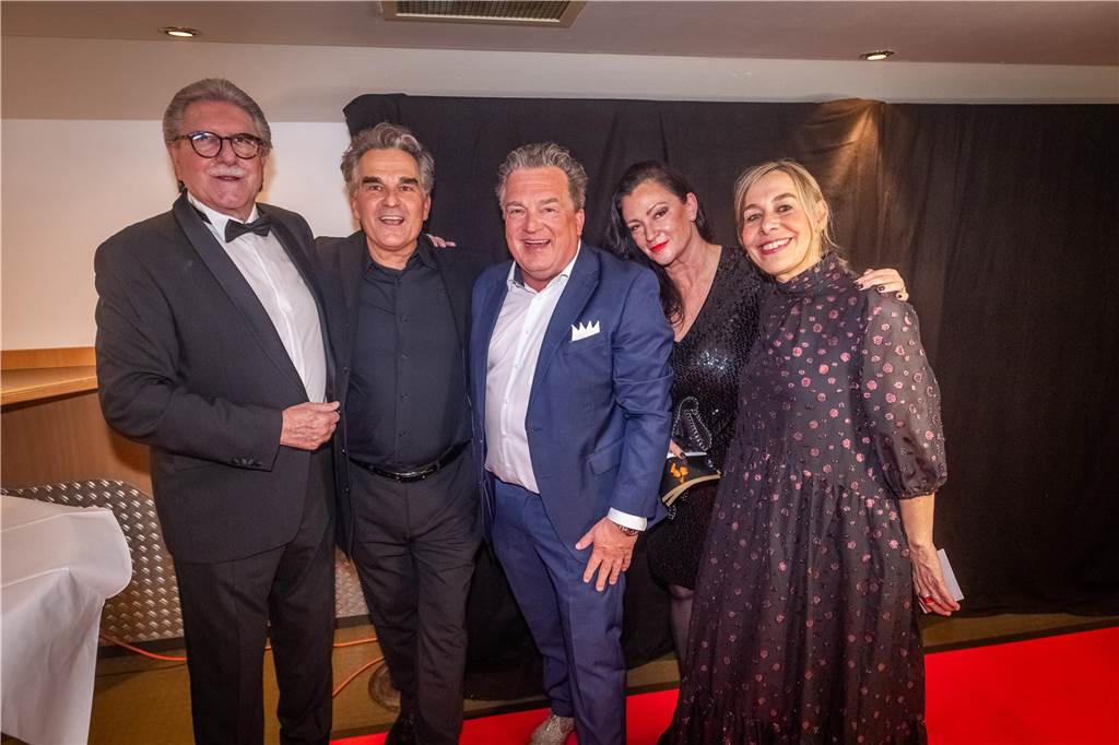 Die besten Bilder der Solidarfonds-Gala 2024: Feine Gäste feiern BVB, Hagedorn und Roland Kaiser