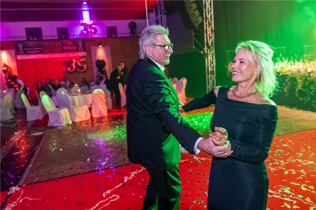Die besten Bilder der Solidarfonds-Gala 2024: Feine Gäste feiern BVB, Hagedorn und Roland Kaiser