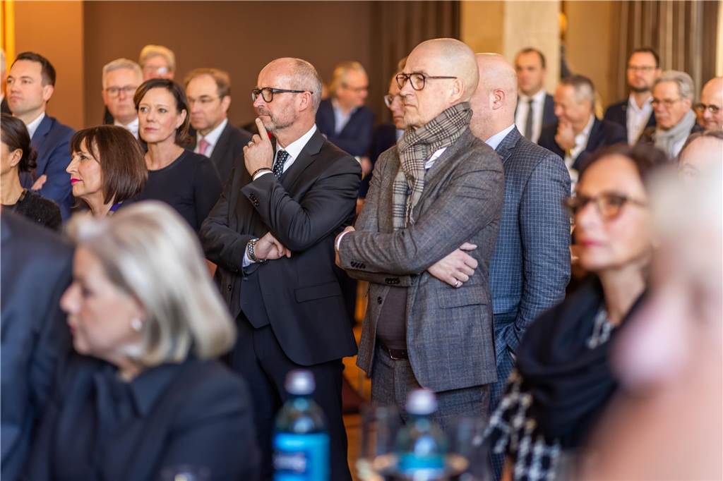 Cityring-Chef wünscht sich private Exzellenz-Hochschule für Dortmund 250 Gäste kamen zur City-Ring-Verleihung in den Westfälischen Industrieklub in Dortmund - darunter auch BVB-Geschäftsführer Carsten Cramer.