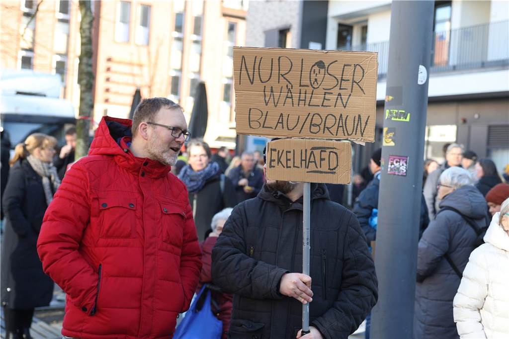 2500 Teilnehmerinnen und Teilnehmer setzten bei der Demo in Lünen am Samstag (27.1.) ein Zeichen gegen Rechts.