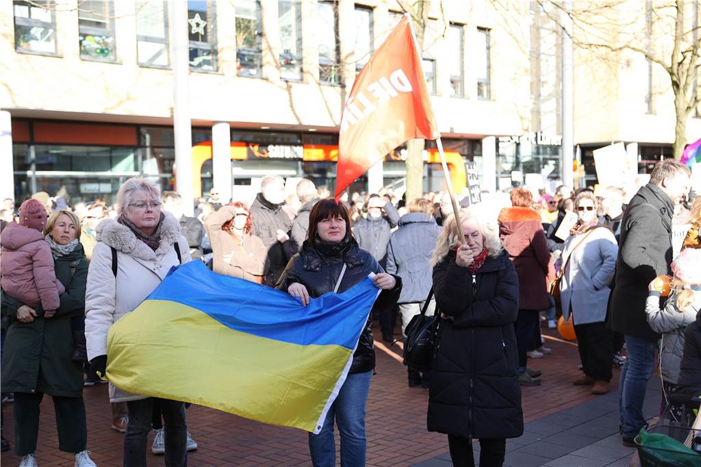2500 Teilnehmerinnen und Teilnehmer setzten bei der Demo in Lünen am Samstag (27.1.) ein Zeichen gegen Rechts.