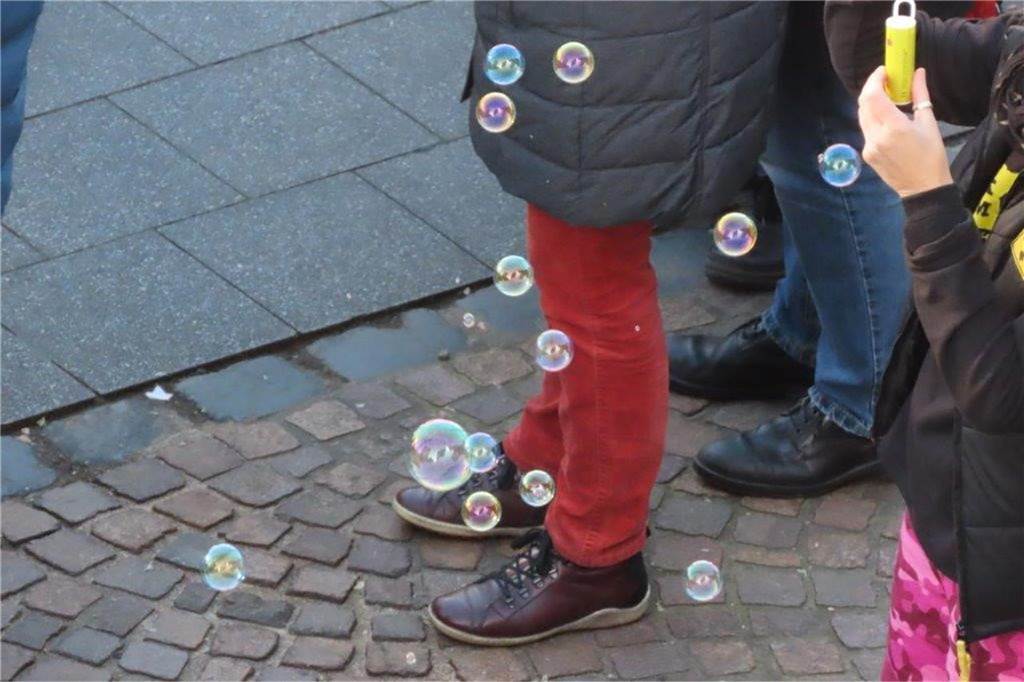 2500 Teilnehmerinnen und Teilnehmer setzten bei der Demo in Lünen am Samstag (27.1.) ein Zeichen gegen Rechts.