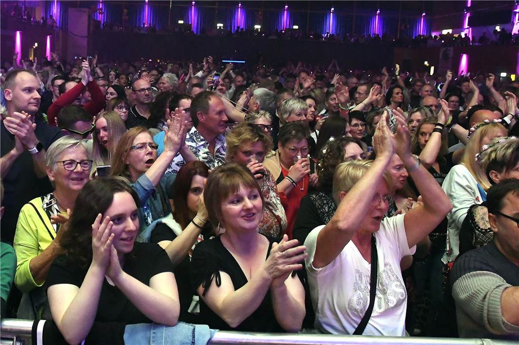 2800 Menschen feierten 2023 bei der Solidarfonds-Schlagerparty in Castrop-Rauxel in den Mai hinein.