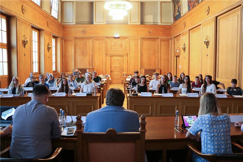 Neues Jugendparlament: Wieder wird ein Kirchhellener Sprecher 29 Mitglieder formen das neue Jugendparlament. Davon konnten einige bereits Erfahrungen im ersten Jugendparlament sammeln, andere wiederum wagten den Schritt erstmals.