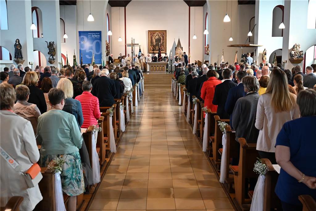 30.09.2023 Dorsten - Hochzeit - Kirchliche Trauung Tobias und Monika in der St. Matthäus Kirche Wulfen
