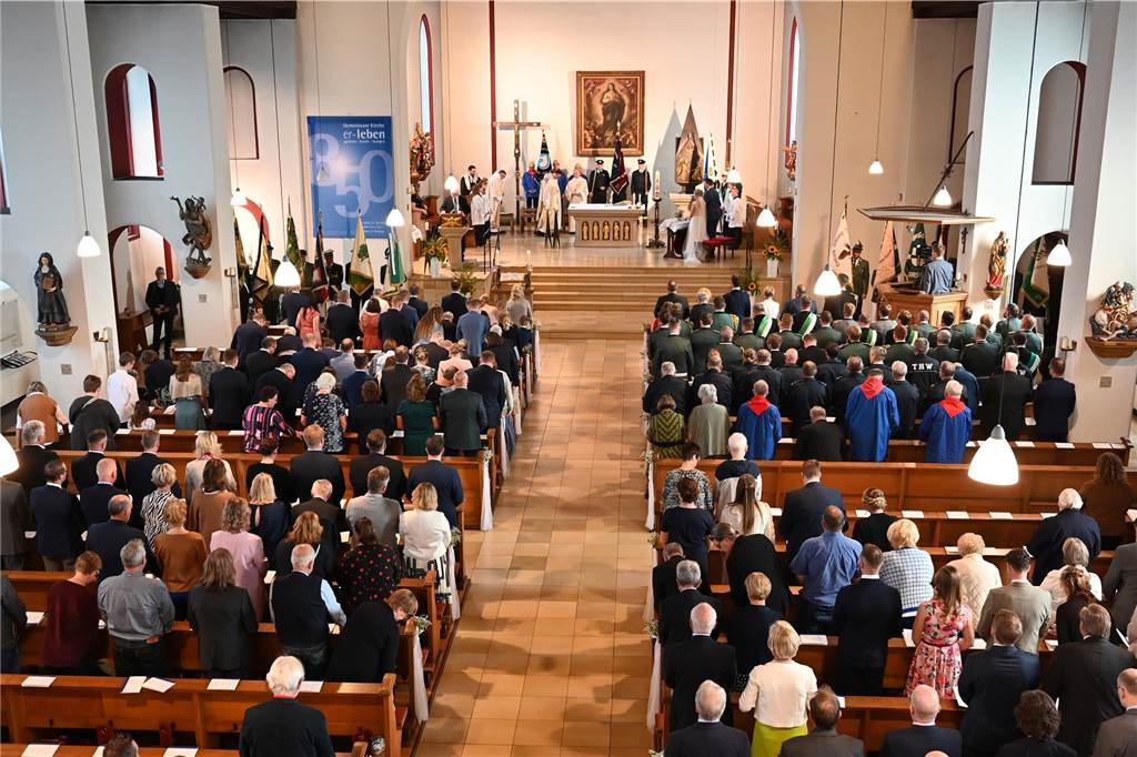 30.09.2023 Dorsten - Hochzeit - Kirchliche Trauung Tobias und Monika in der St. Matthäus Kirche Wulfen