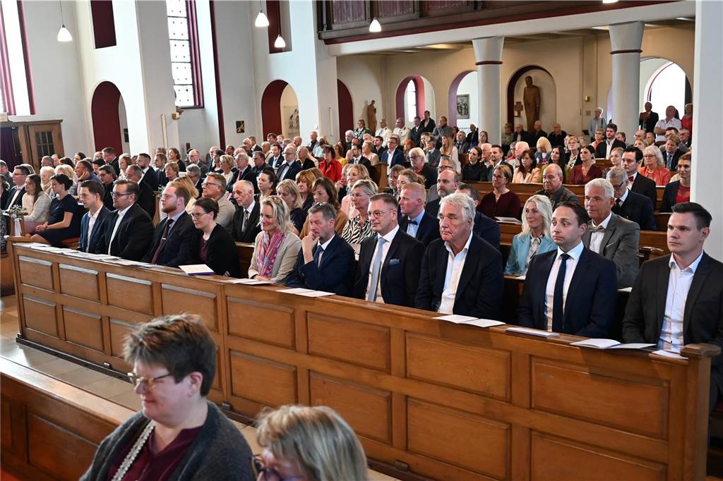 30.09.2023 Dorsten - Hochzeit - Kirchliche Trauung Tobias und Monika in der St. Matthäus Kirche Wulfen