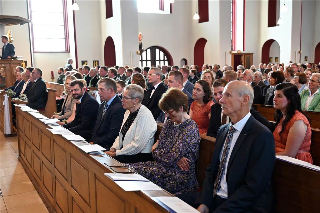 30.09.2023 Dorsten - Hochzeit - Kirchliche Trauung Tobias und Monika in der St. Matthäus Kirche Wulfen
