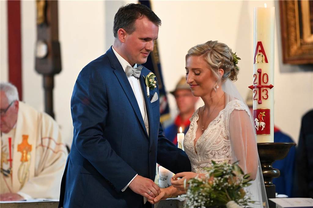 30.09.2023 Dorsten - Hochzeit - Kirchliche Trauung Tobias und Monika in der St. Matthäus Kirche Wulfen