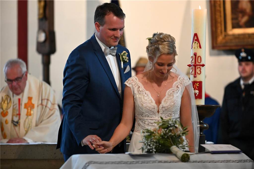 30.09.2023 Dorsten - Hochzeit - Kirchliche Trauung Tobias und Monika in der St. Matthäus Kirche Wulfen
