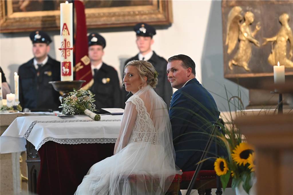 30.09.2023 Dorsten - Hochzeit - Kirchliche Trauung Tobias und Monika in der St. Matthäus Kirche Wulfen