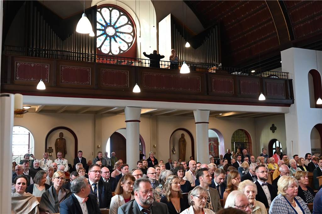 30.09.2023 Dorsten - Hochzeit - Kirchliche Trauung Tobias und Monika in der St. Matthäus Kirche Wulfen