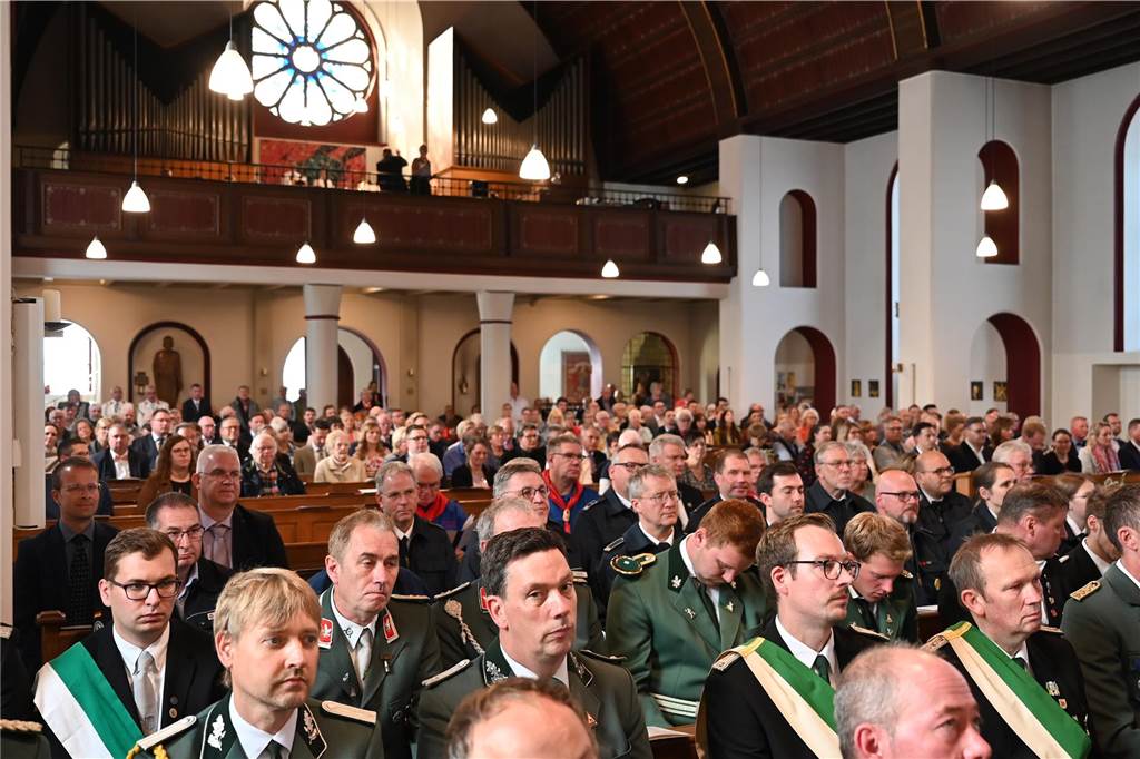 30.09.2023 Dorsten - Hochzeit - Kirchliche Trauung Tobias und Monika in der St. Matthäus Kirche Wulfen
